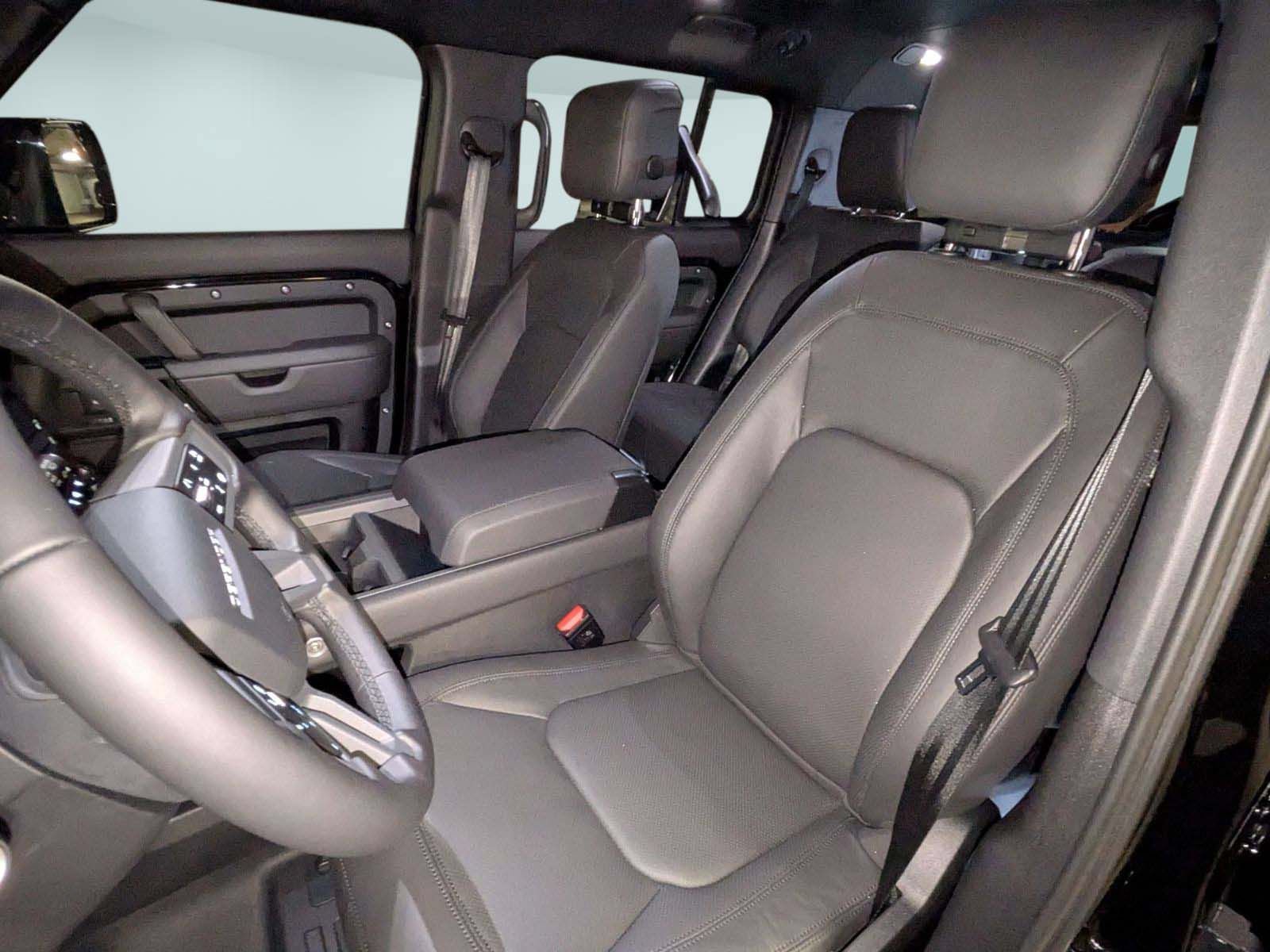 New 2026 Land Rover Defender 130 X-Dynamic SE AWD/4WD image 15