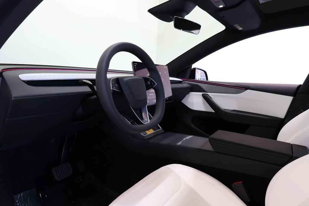 Used 2026 Tesla Model Y 2WD image 17