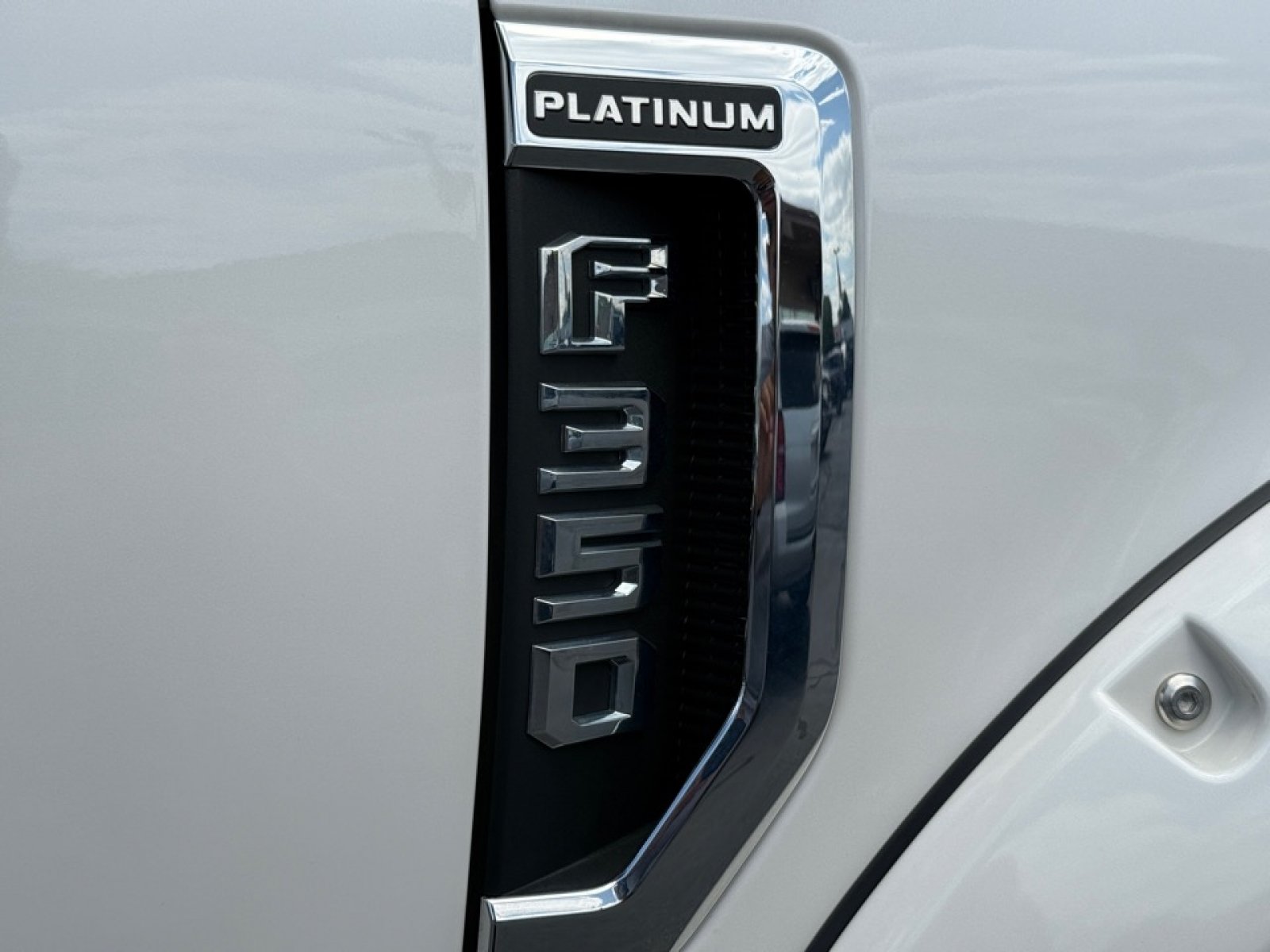 Used 2019 Ford F350 Platinum w/ Platinum Ultimate Package AWD/4WD image 44