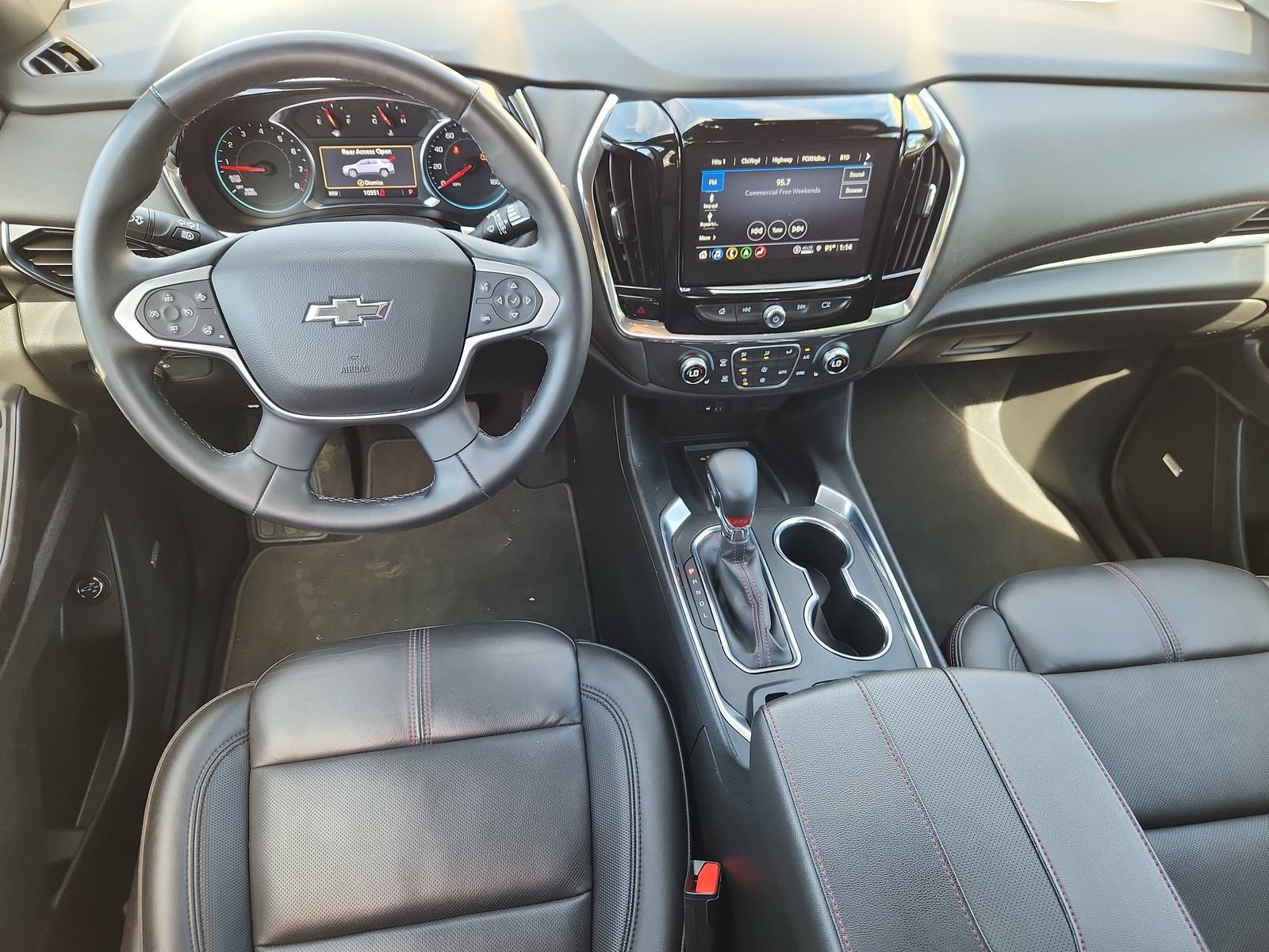 Used 2023 Chevrolet Traverse RS AWD/4WD image 13