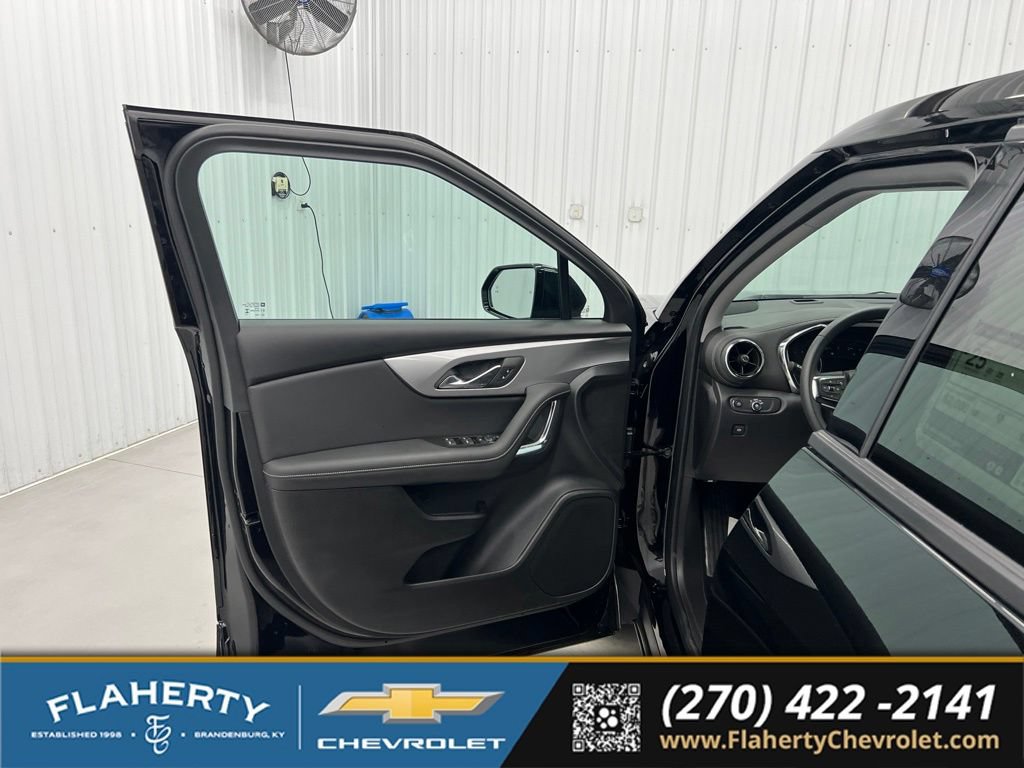 Used 2026 Chevrolet Blazer LT FWD image 8