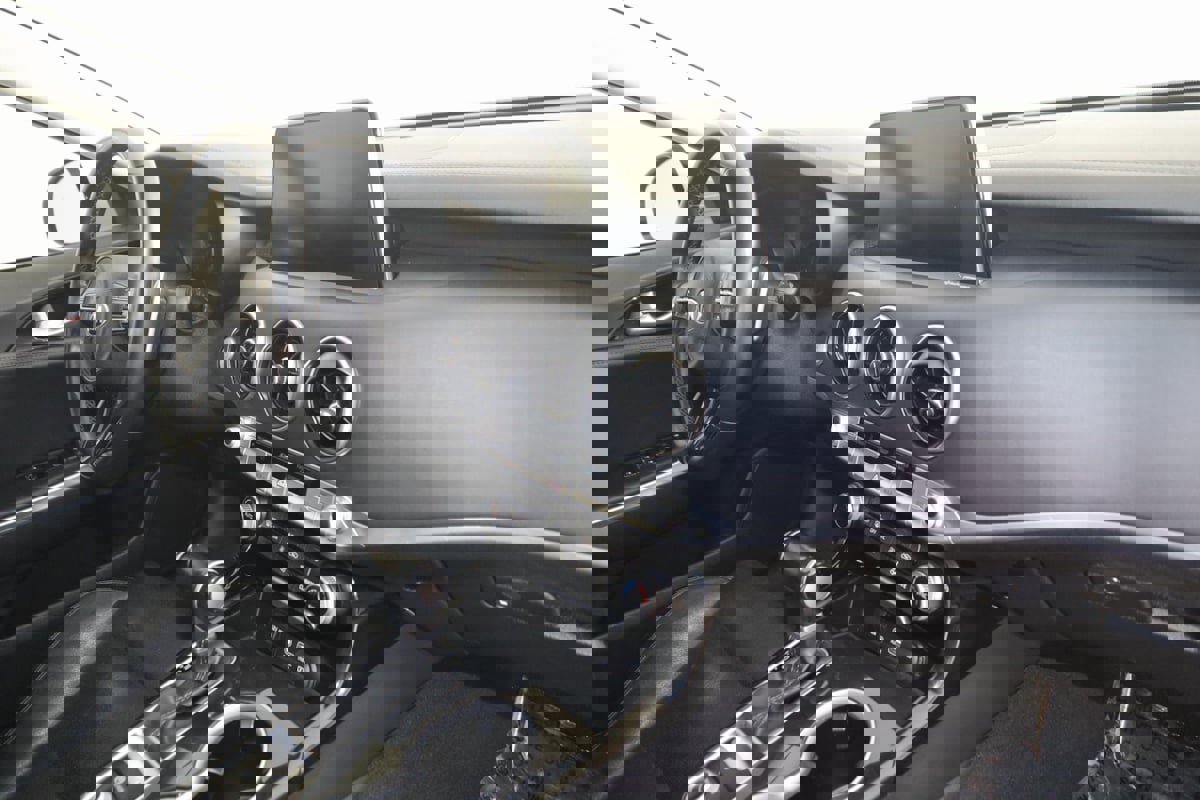 Used 2018 Kia Stinger Premium image 44