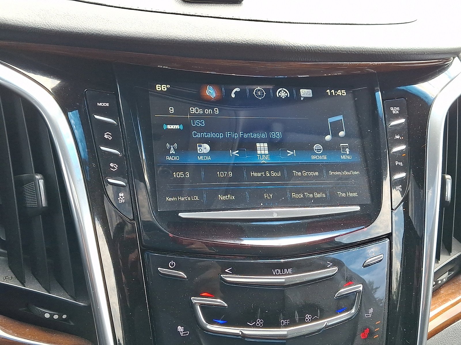Used 2017 Cadillac Escalade Luxury AWD/4WD image 18