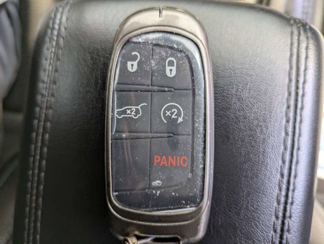 Used 2023 Jeep Compass Latitude w/ Convenience Group AWD/4WD image 30