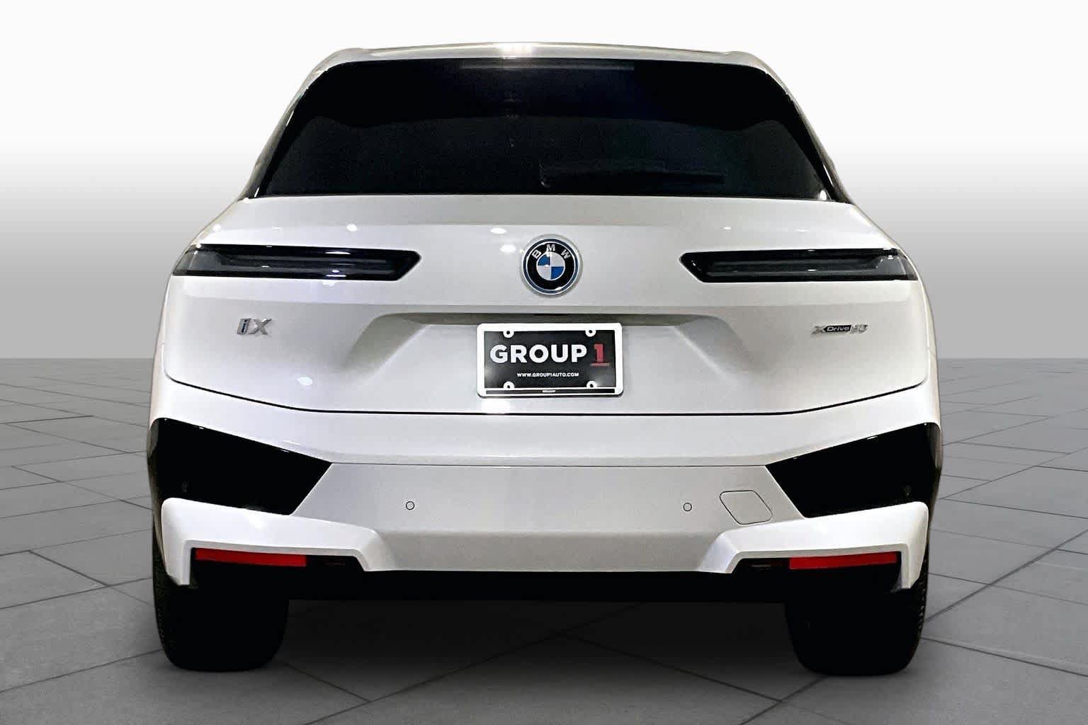 Certified 2025 BMW iX xDrive50 AWD/4WD image 4