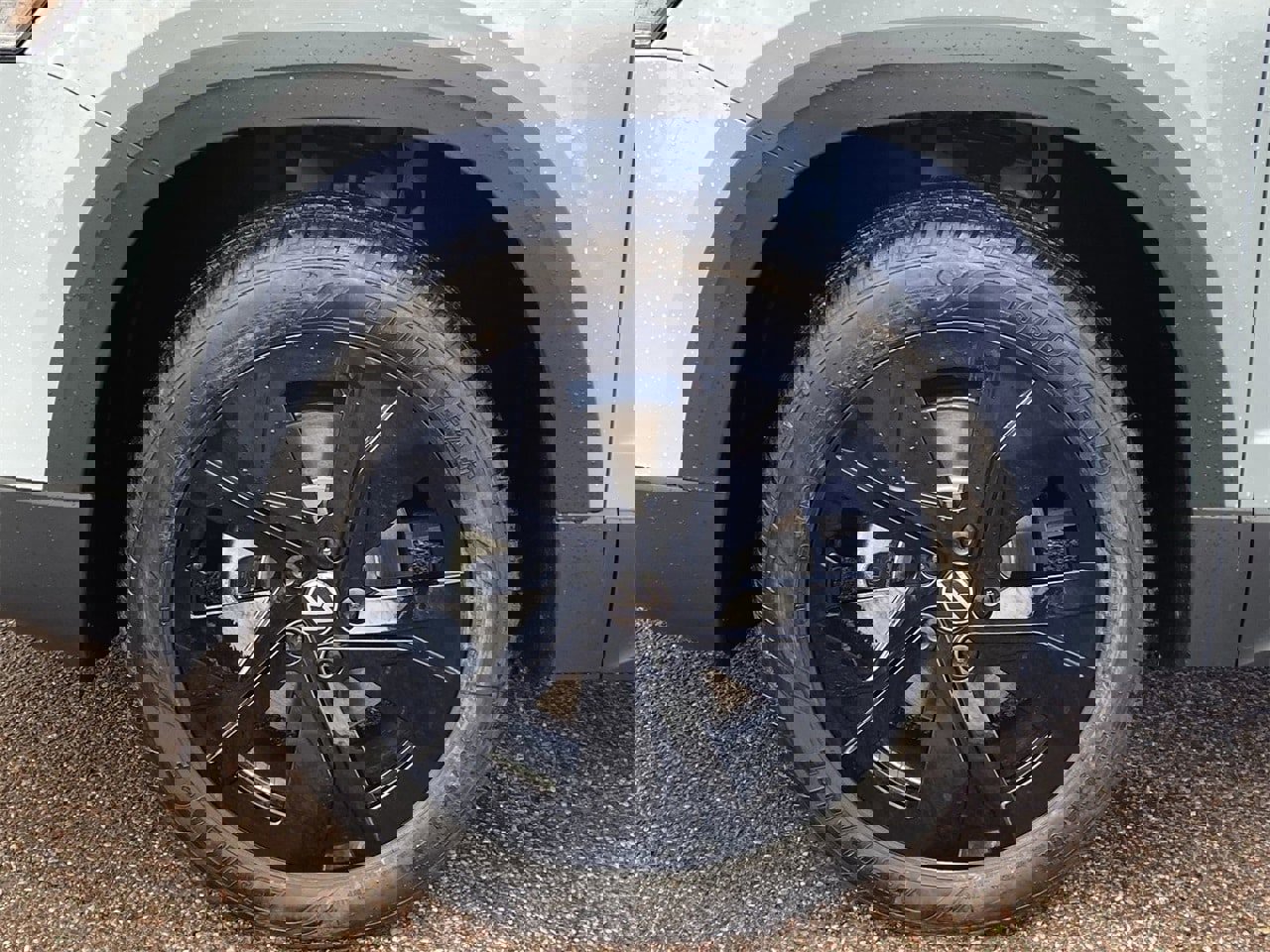 New 2026 Volkswagen Taos SE image 6