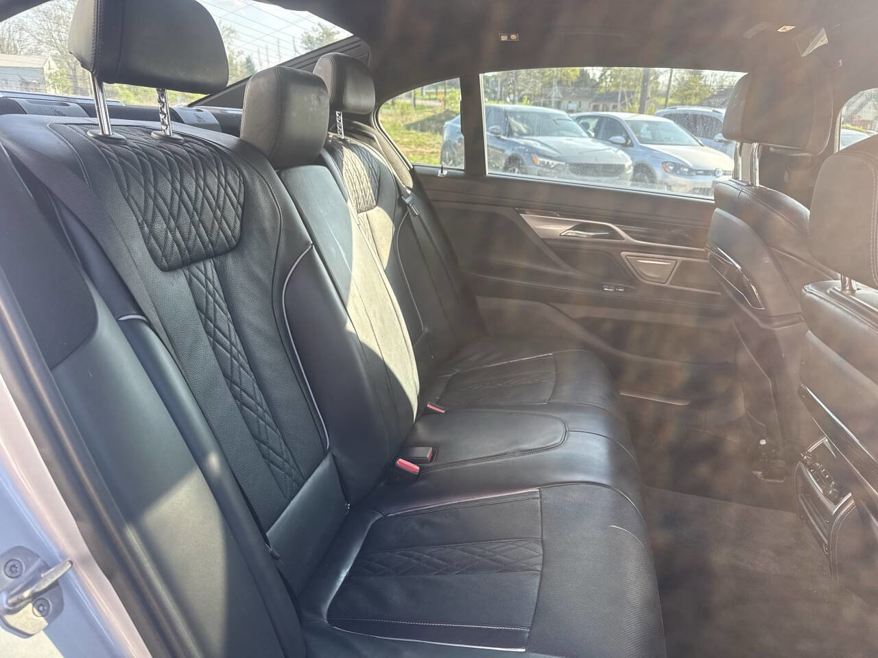 Used 2017 BMW 750i xDrive AWD/4WD image 18