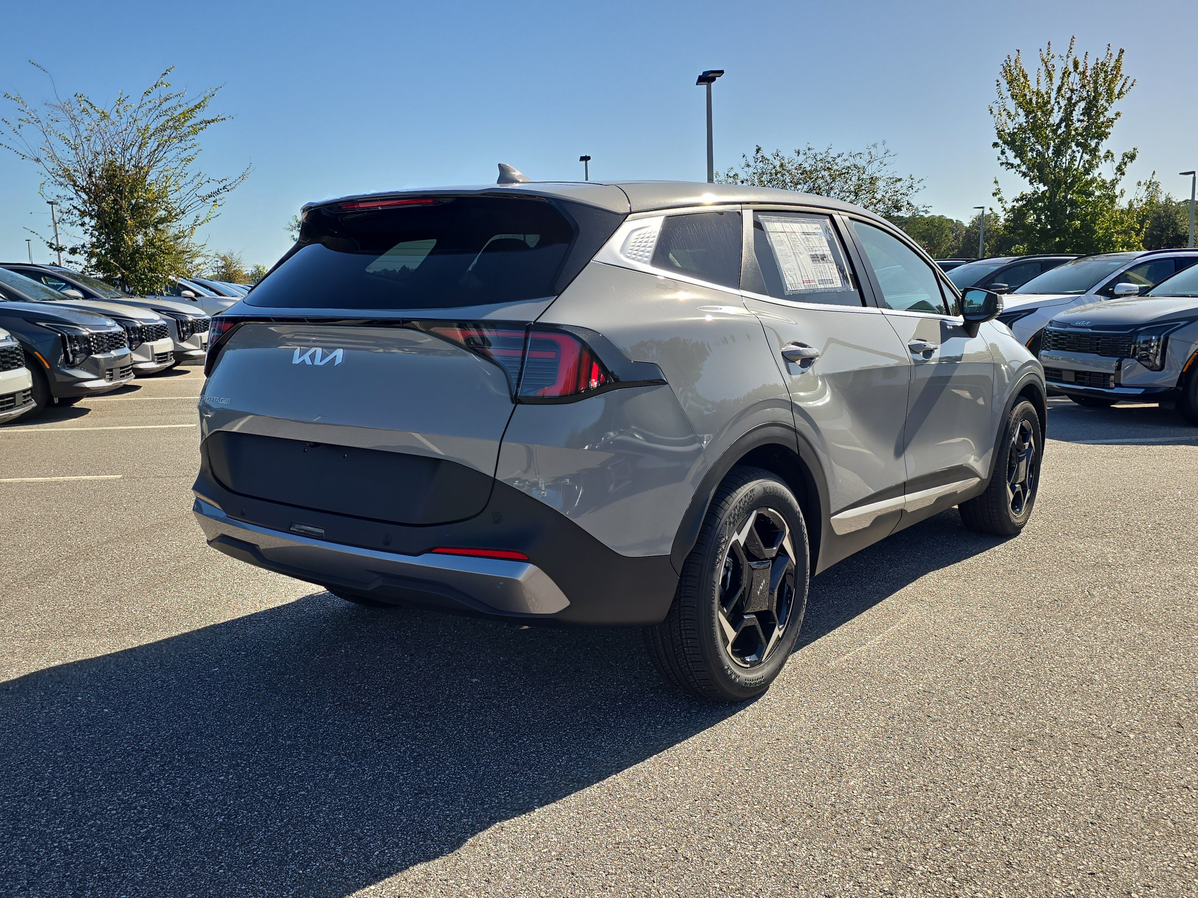 New 2027 Kia Sportage EX FWD image 8