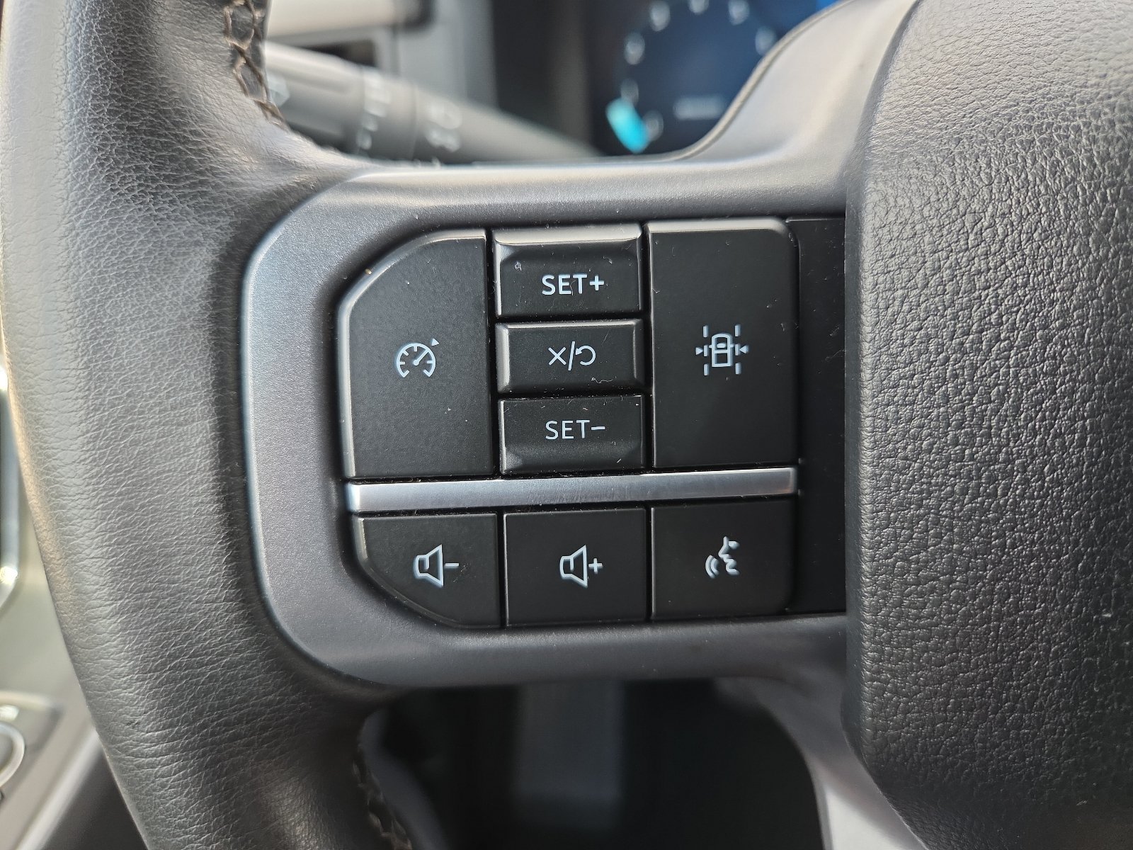 Used 2025 Ford F150 XLT w/ Equipment Group 301A Standard AWD/4WD image 19