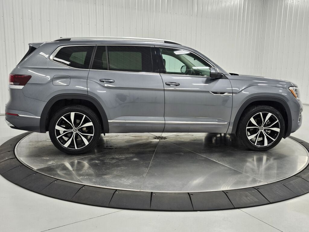 Used 2024 Volkswagen Atlas SEL Premium R-Line AWD/4WD image 6