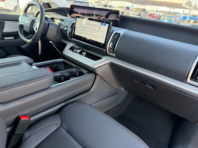 New 2025 Ford Expedition Max Active image 12