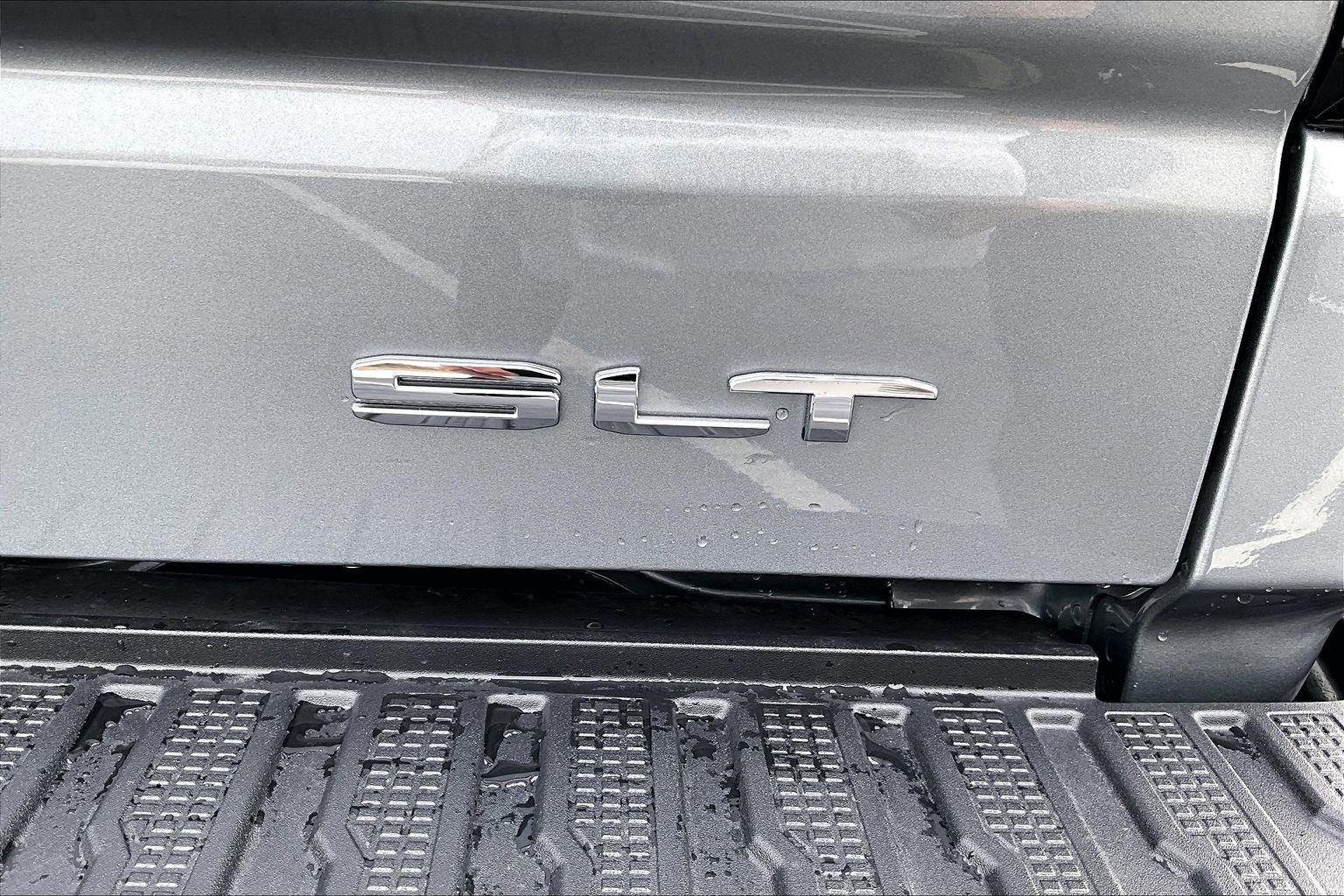 New 2026 GMC Sierra 1500 SLT w/ SLT Premium Plus Package image 11