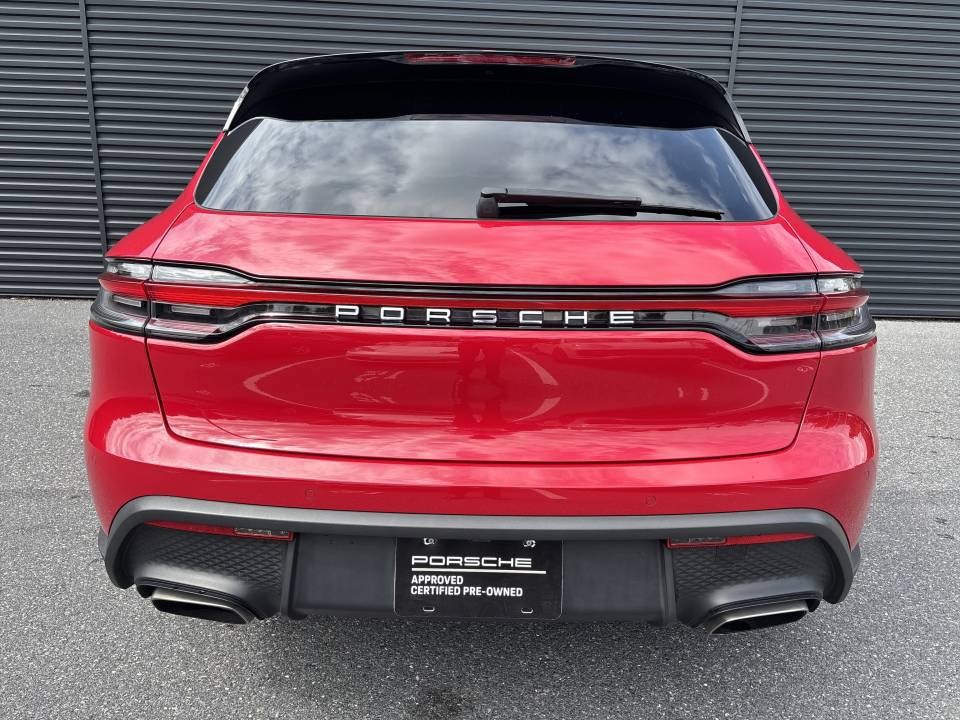 Used 2025 Porsche Macan AWD/4WD image 4