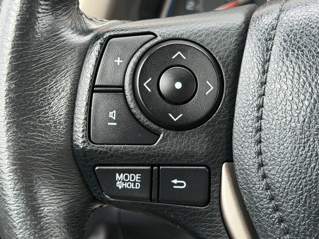 Used 2013 Toyota RAV4 Limited AWD/4WD image 39