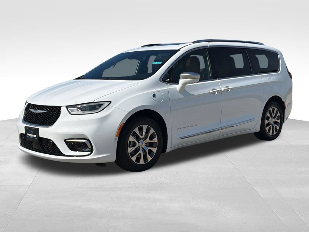 Used 2024 Chrysler Pacifica Pinnacle FWD video 2