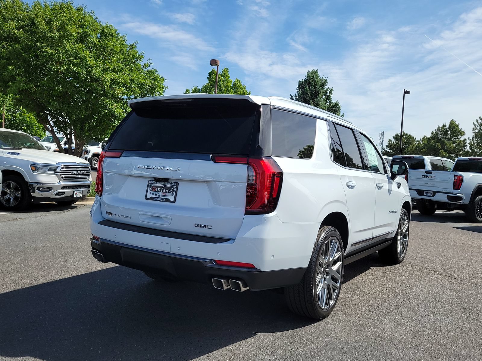 New 2026 GMC Yukon Denali Ultimate AWD/4WD image 3