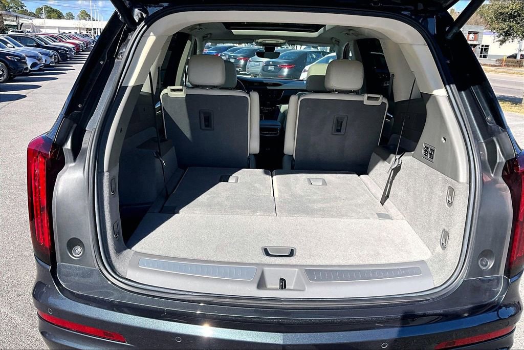 Used 2023 Cadillac XT6 Premium Luxury w/ Technology Package image 37