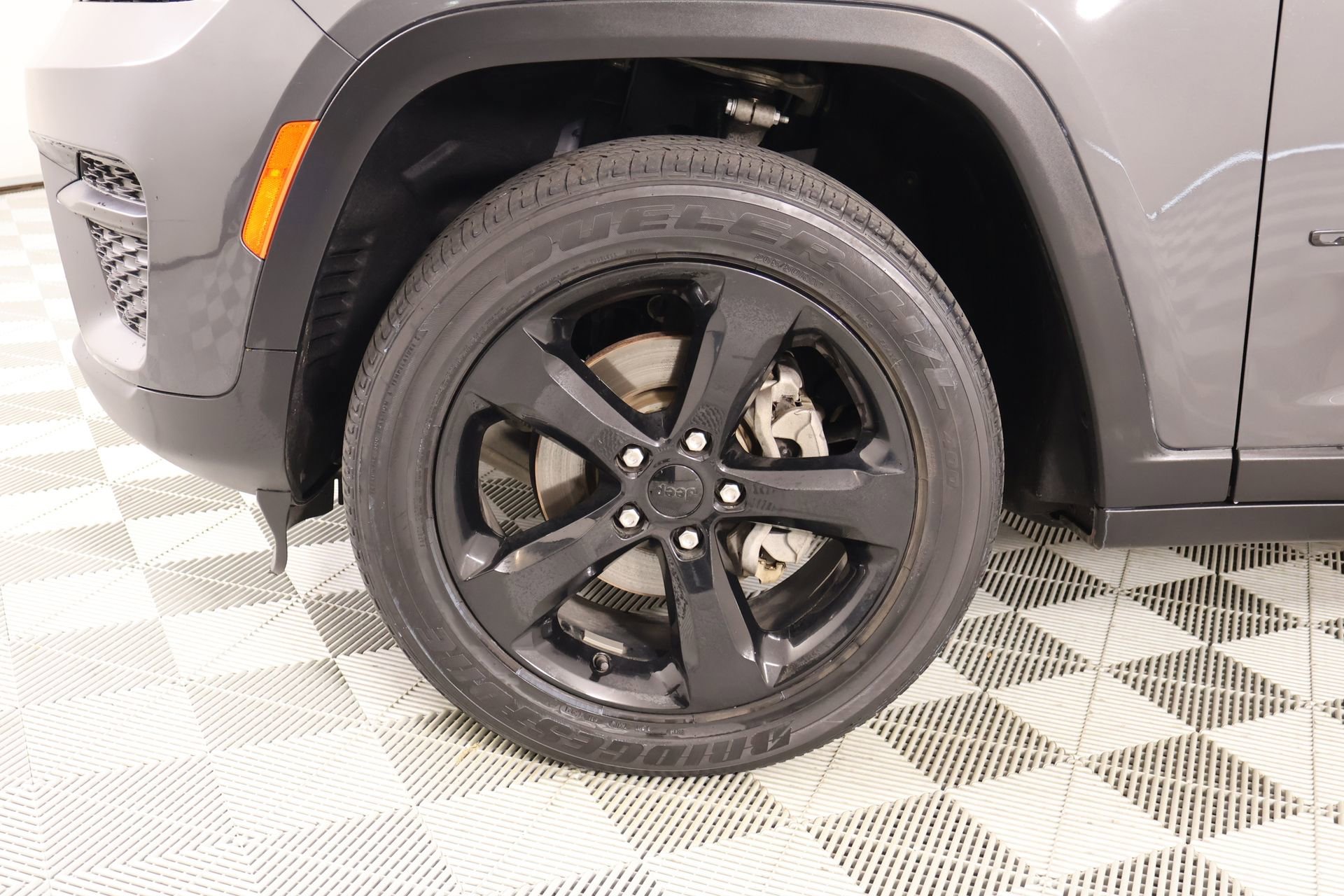 Used 2022 Jeep Grand Cherokee Altitude AWD/4WD image 18