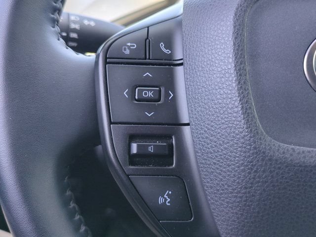 Used 2024 Toyota Prius LE FWD image 24
