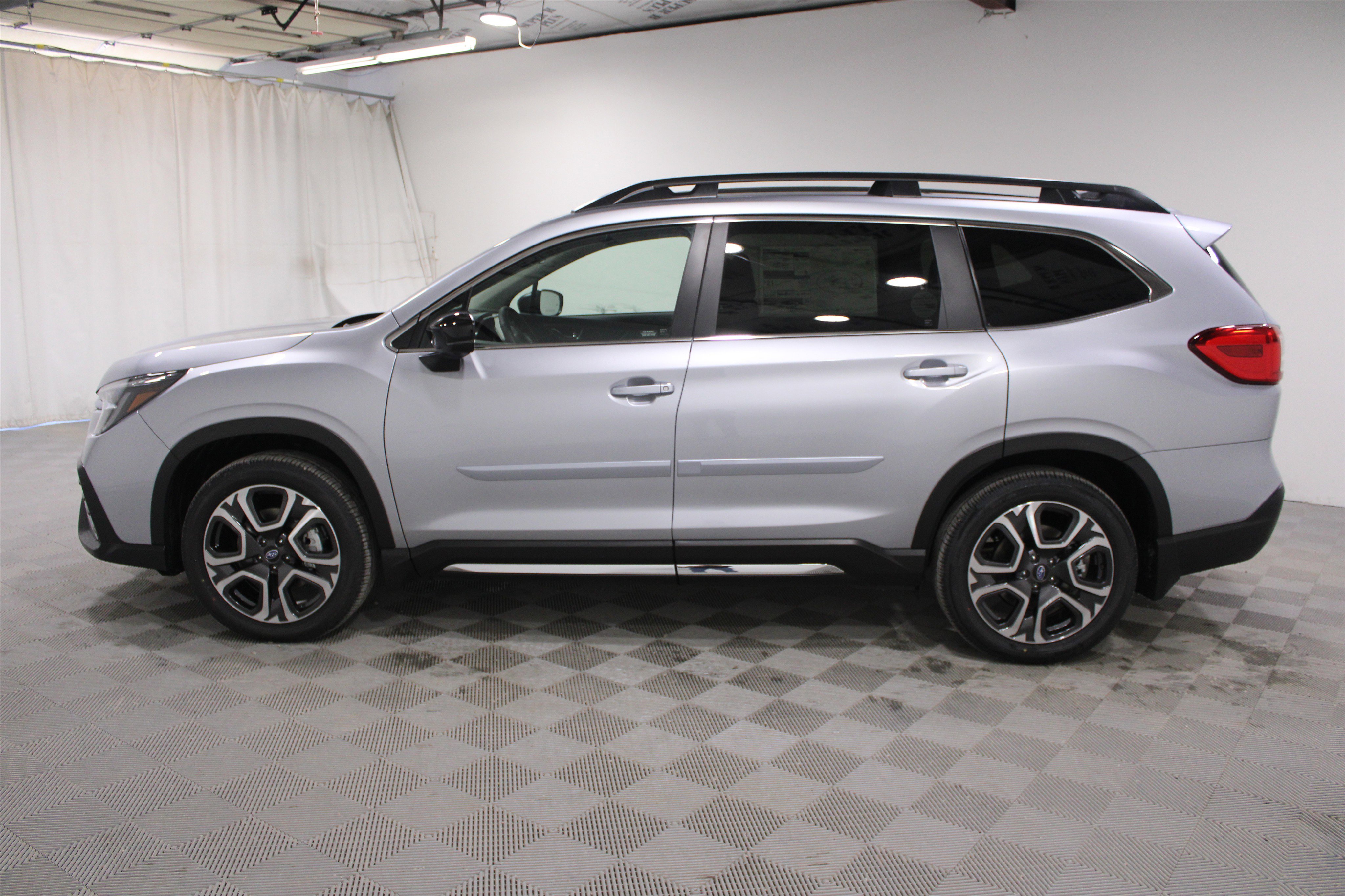 New 2025 Subaru Ascent Limited image 33