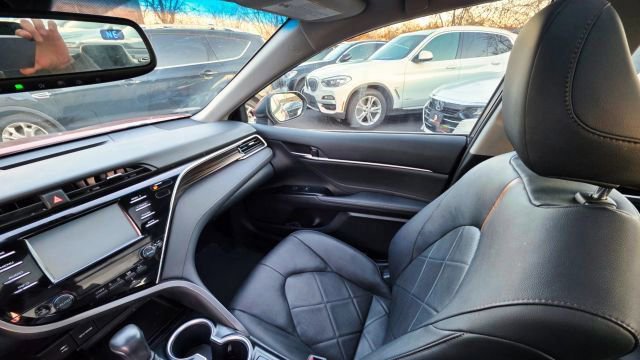 Used 2018 Toyota Camry XLE FWD image 14