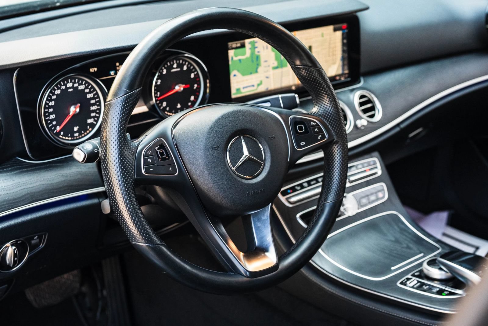 Used 2018 Mercedes-Benz E 300 4MATIC image 18