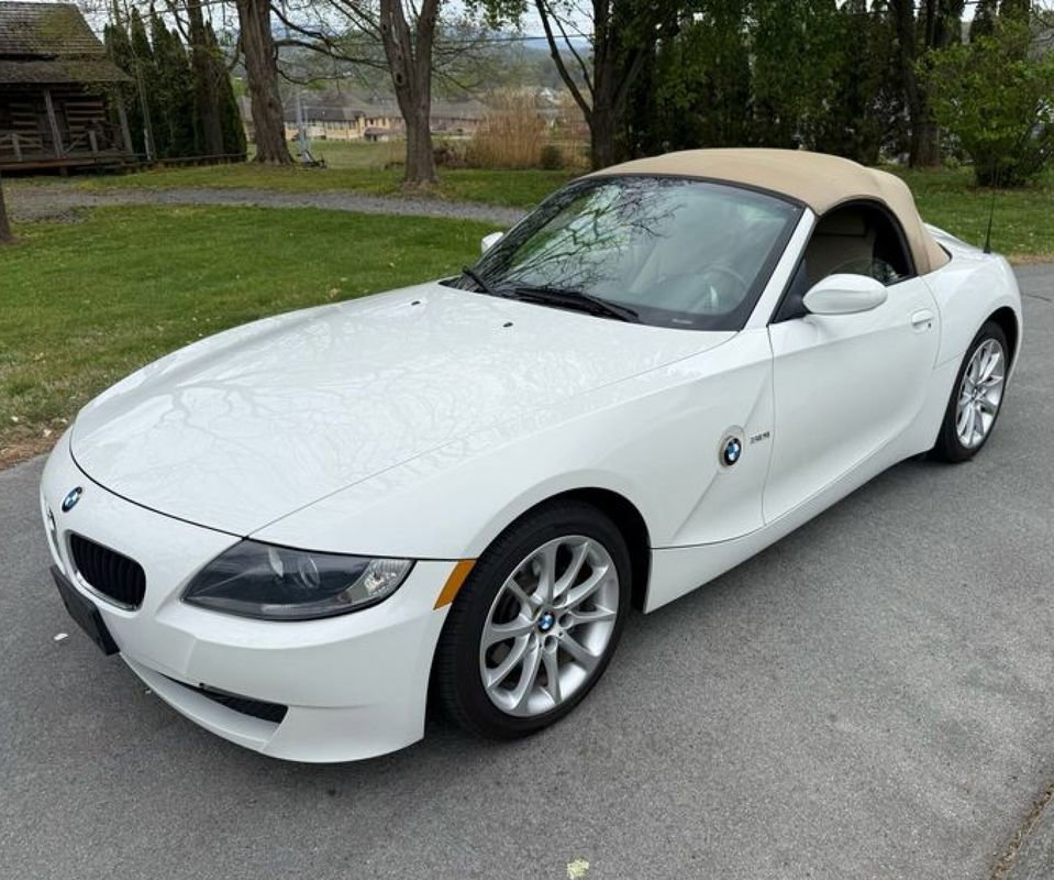 Used 2006 BMW Z4 3.0i RWD image 6