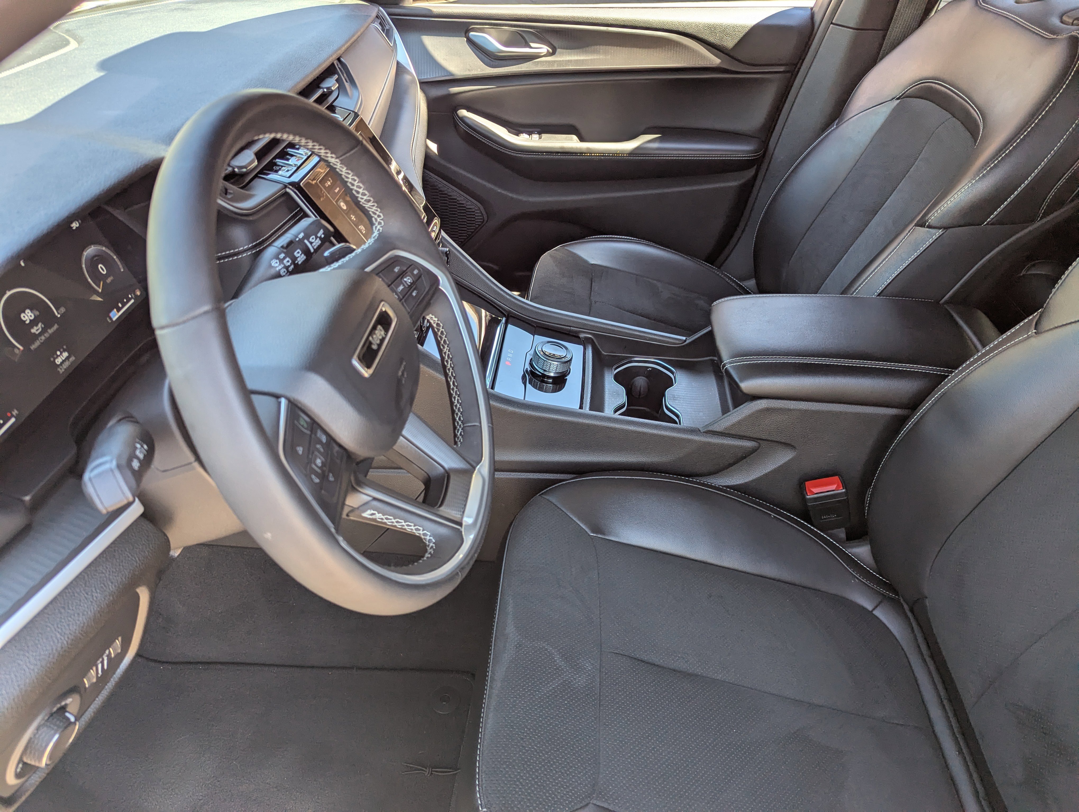 Used 2023 Jeep Grand Cherokee Altitude image 20