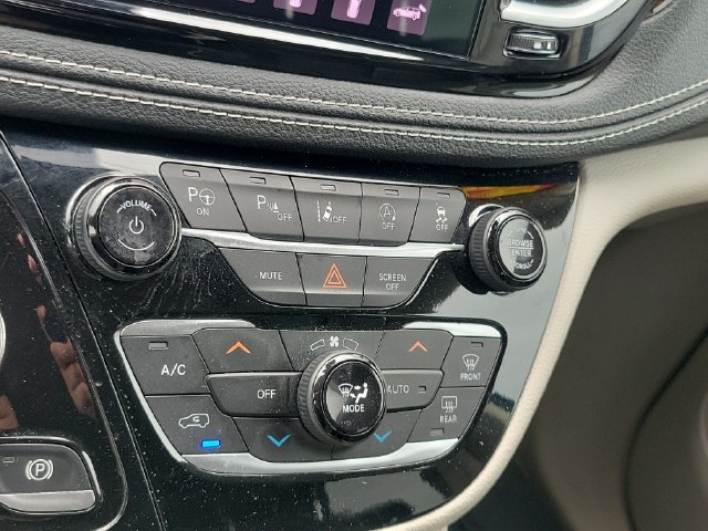 Used 2022 Chrysler Pacifica Limited w/ Uconnect Theater Family Group AWD/4WD image 27