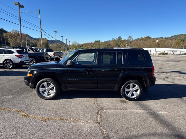 Used 2016 Jeep Patriot Latitude AWD/4WD image 5