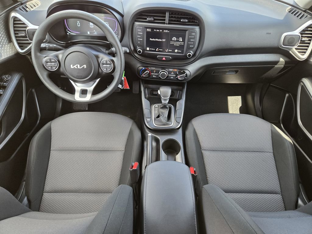 Certified 2025 Kia Soul LX FWD image 5