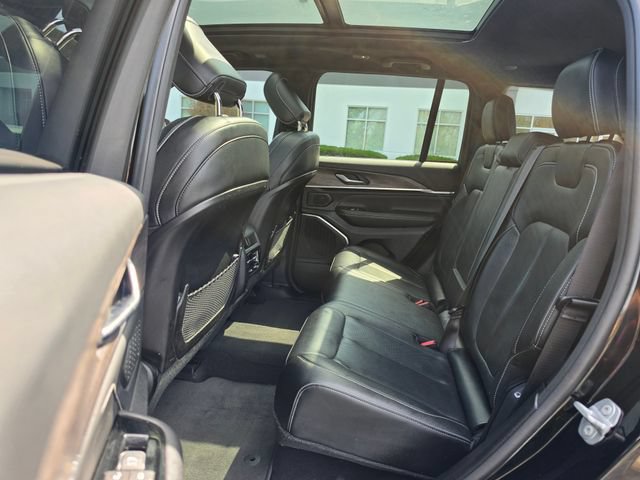 Used 2023 Jeep Grand Cherokee Overland AWD/4WD image 42