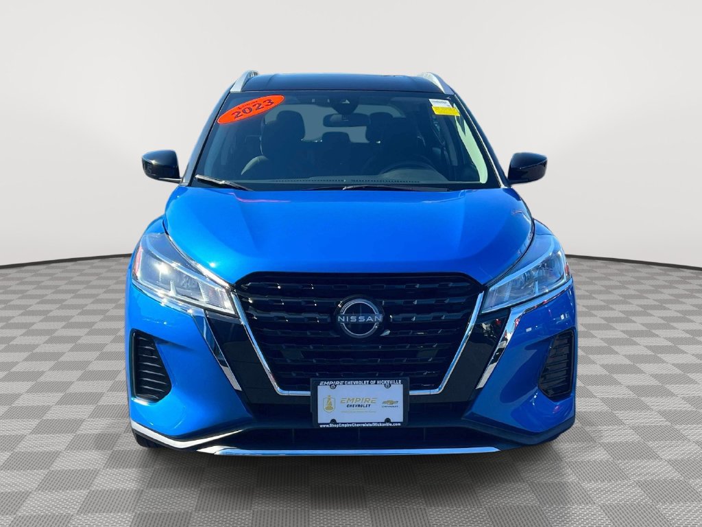 Used 2023 Nissan Kicks SV FWD image 2