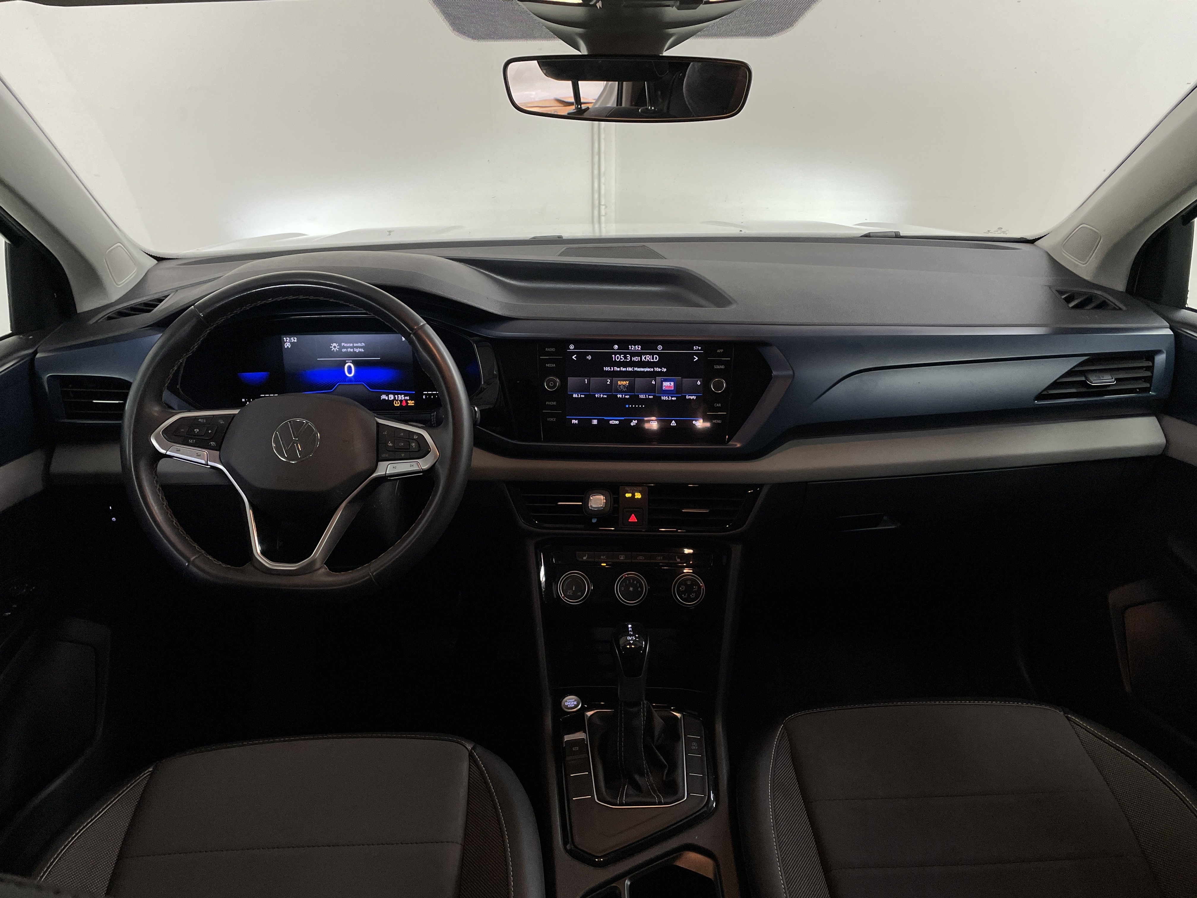 Used 2023 Volkswagen Taos SE w/ Black Wheel Package FWD image 8