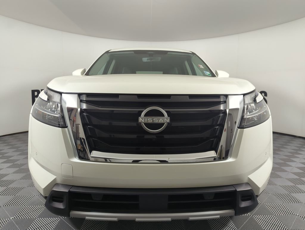 Used 2024 Nissan Pathfinder SL w/ Cargo Package image 3