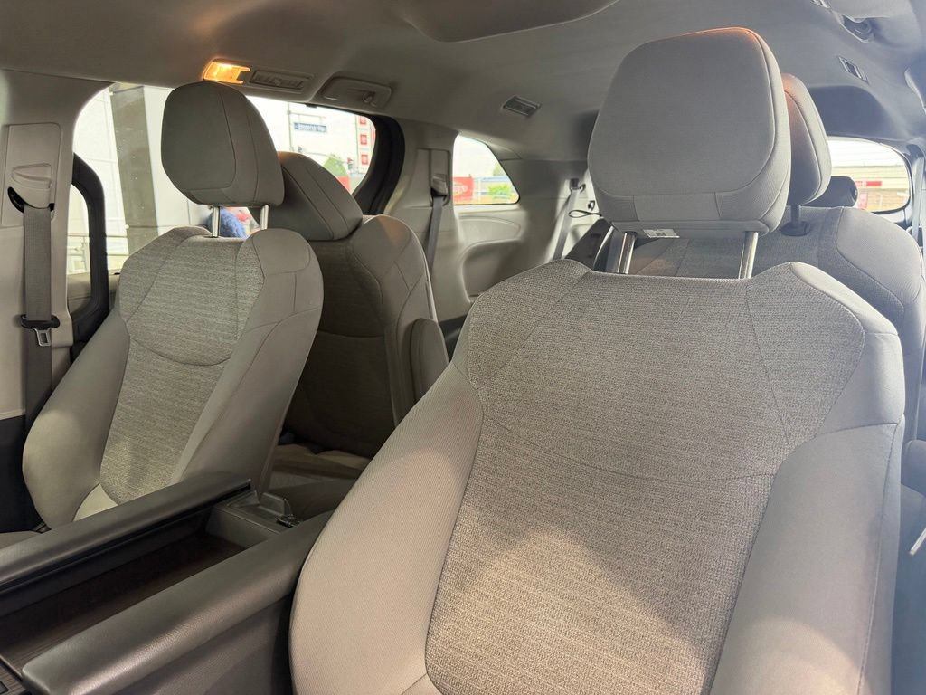 Certified 2022 Toyota Sienna LE AWD/4WD image 23