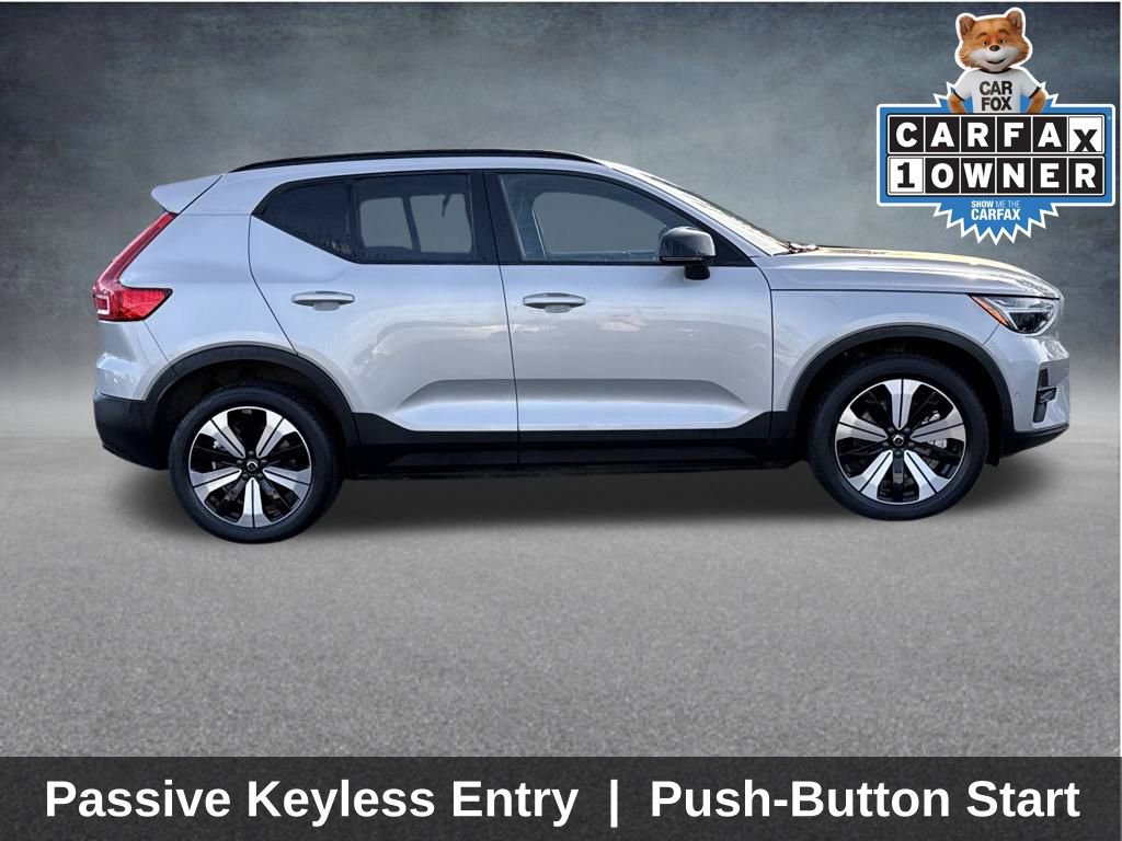 Used 2023 Volvo XC40 Recharge Plus image 10
