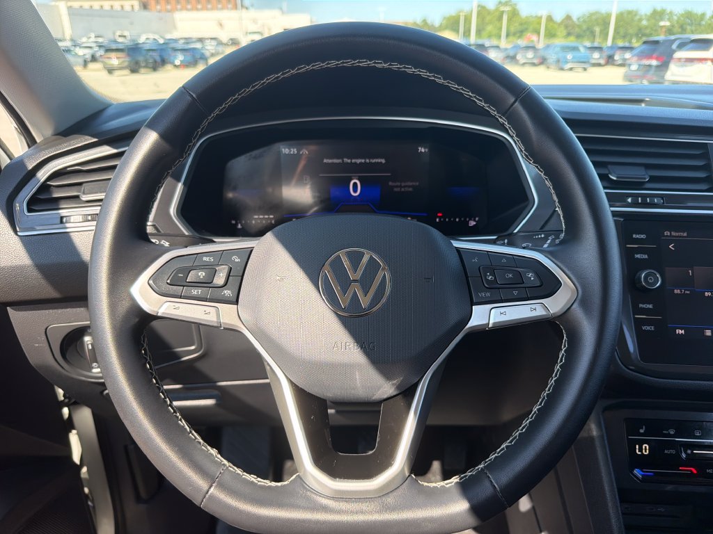Used 2024 Volkswagen Tiguan SE AWD/4WD image 11