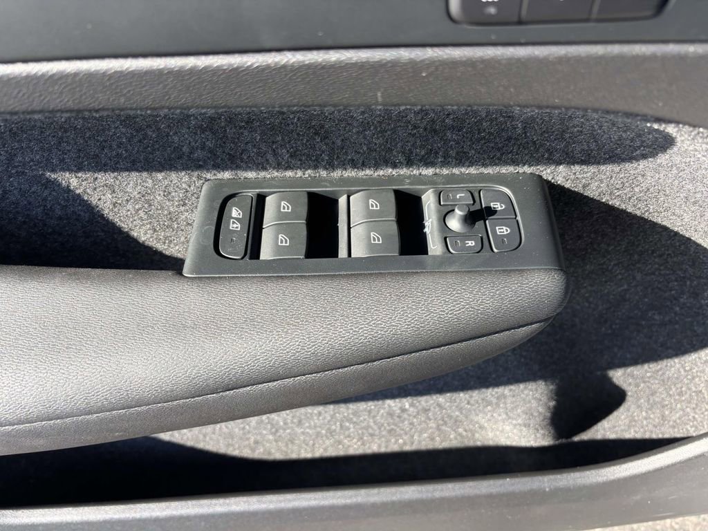 New 2026 Volvo XC40 B5 Ultra w/ Protection Package Premier image 13