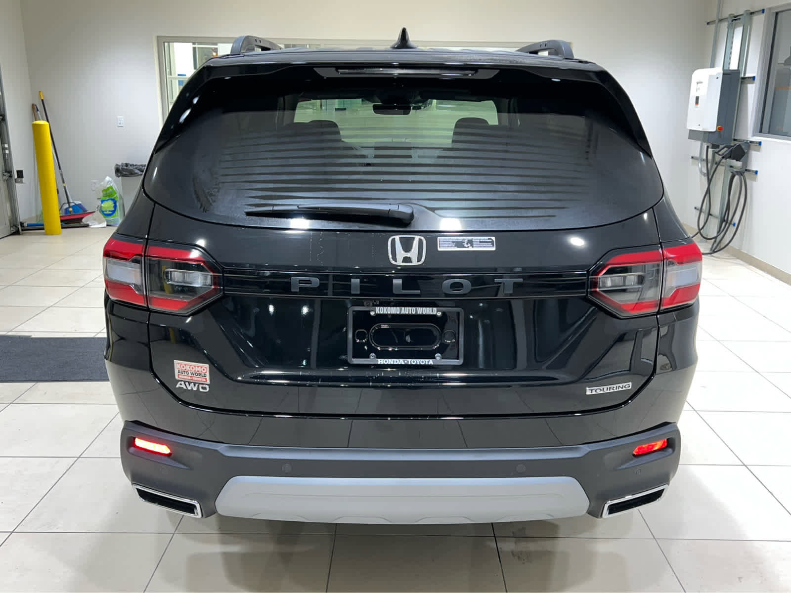 New 2025 Honda Pilot Touring image 7