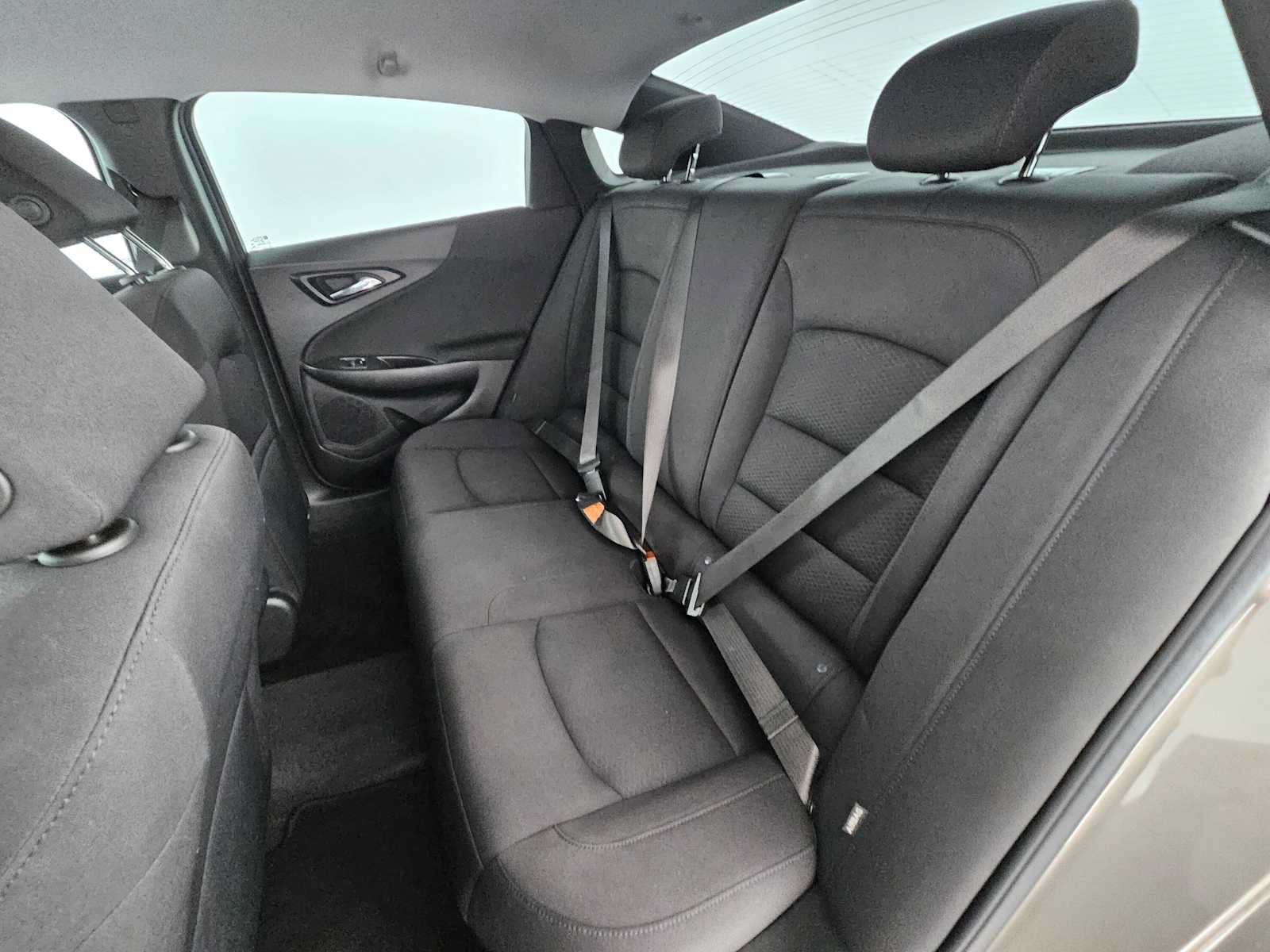 Used 2025 Chevrolet Malibu RS FWD image 17