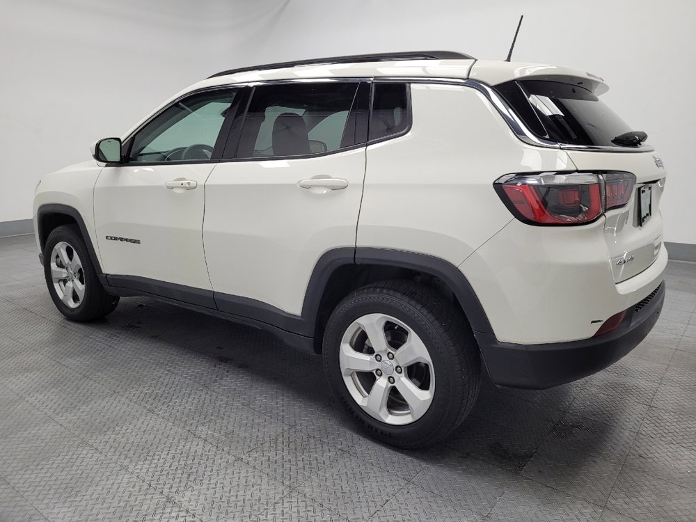 Used 2018 Jeep Compass Latitude w/ Popular Equipment Group AWD/4WD image 3