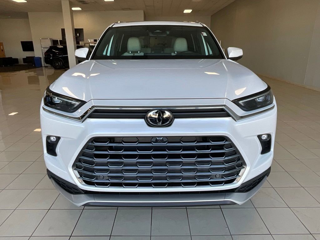 Used 2026 Toyota Grand Highlander MAX Platinum image 2