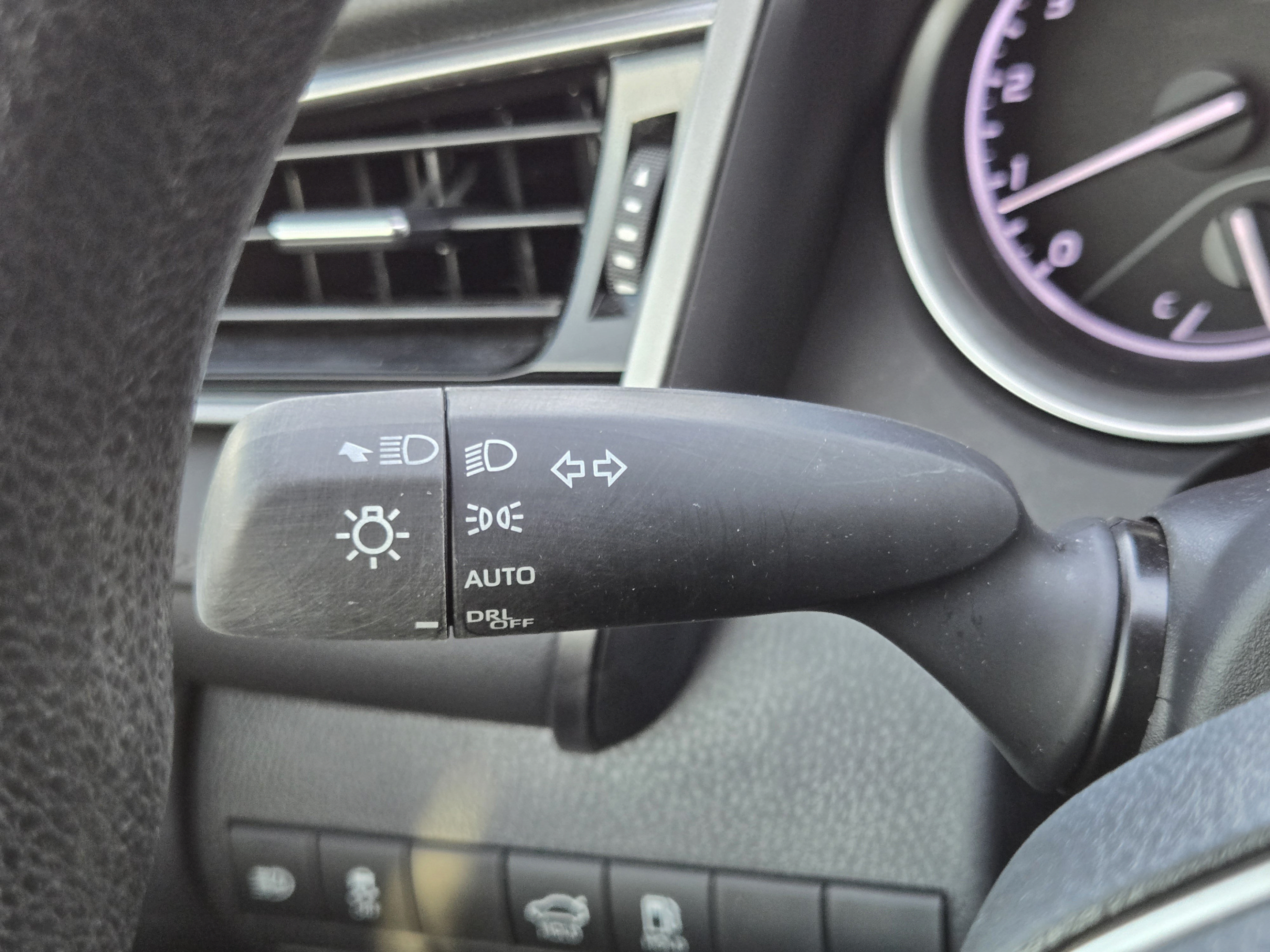 Used 2021 Toyota Camry LE FWD image 18