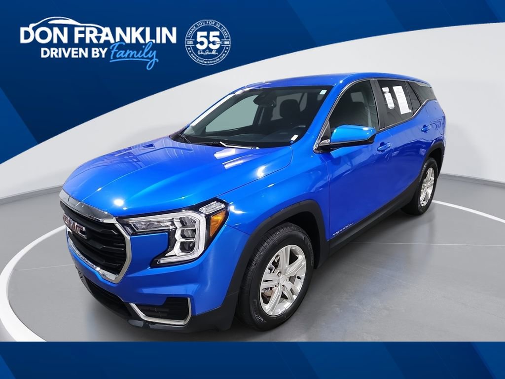 Used 2024 GMC Terrain SLE image 1