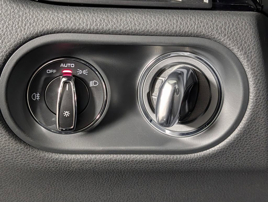 New 2026 Porsche Macan image 35