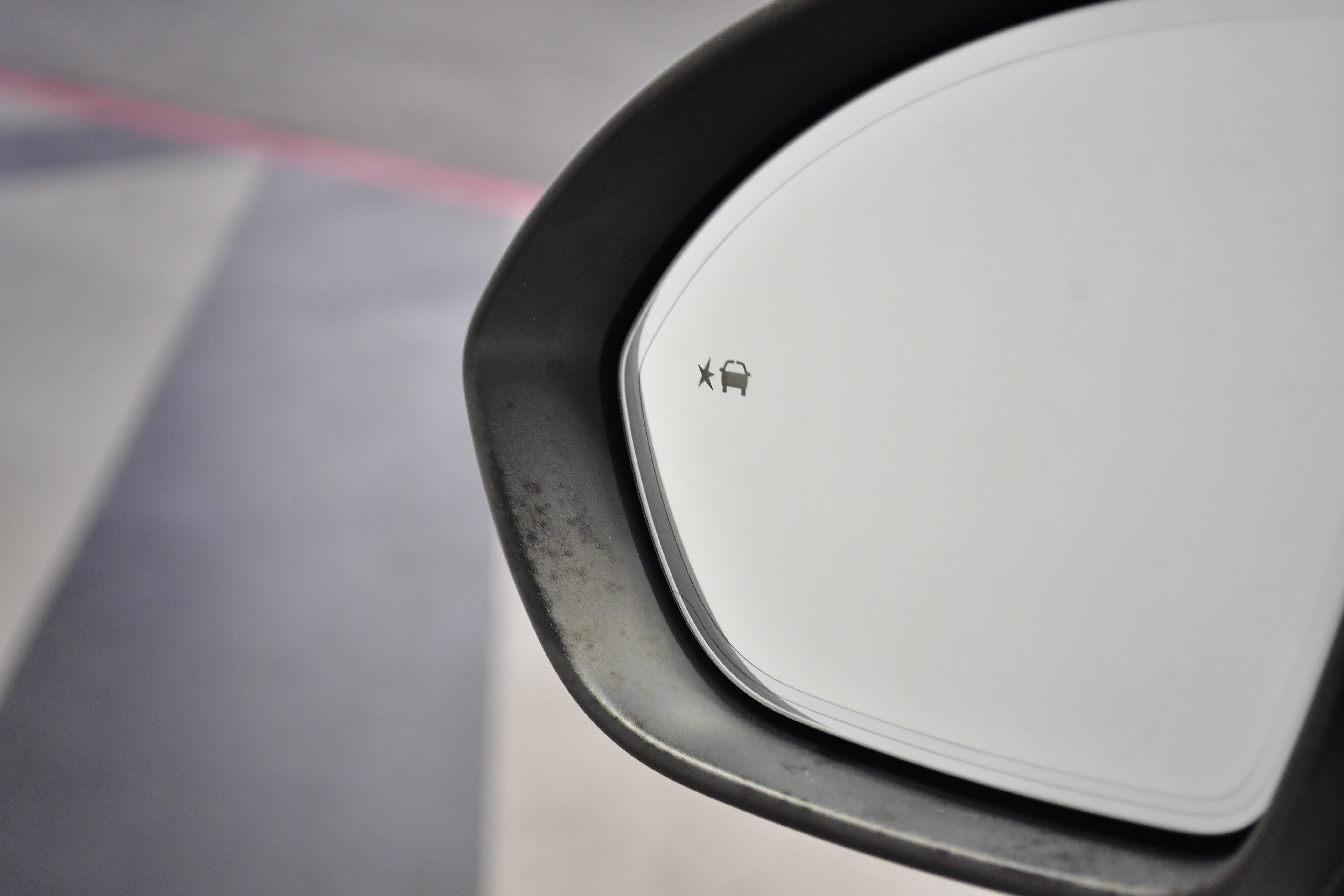 Used 2023 Buick Envision Essence w/ Sport Touring Package image 17