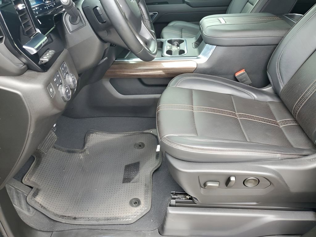 Used 2024 Chevrolet Silverado 2500 High Country w/ Midnight Edition image 34