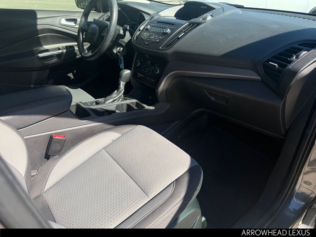 Used 2017 Ford Escape SE image 17
