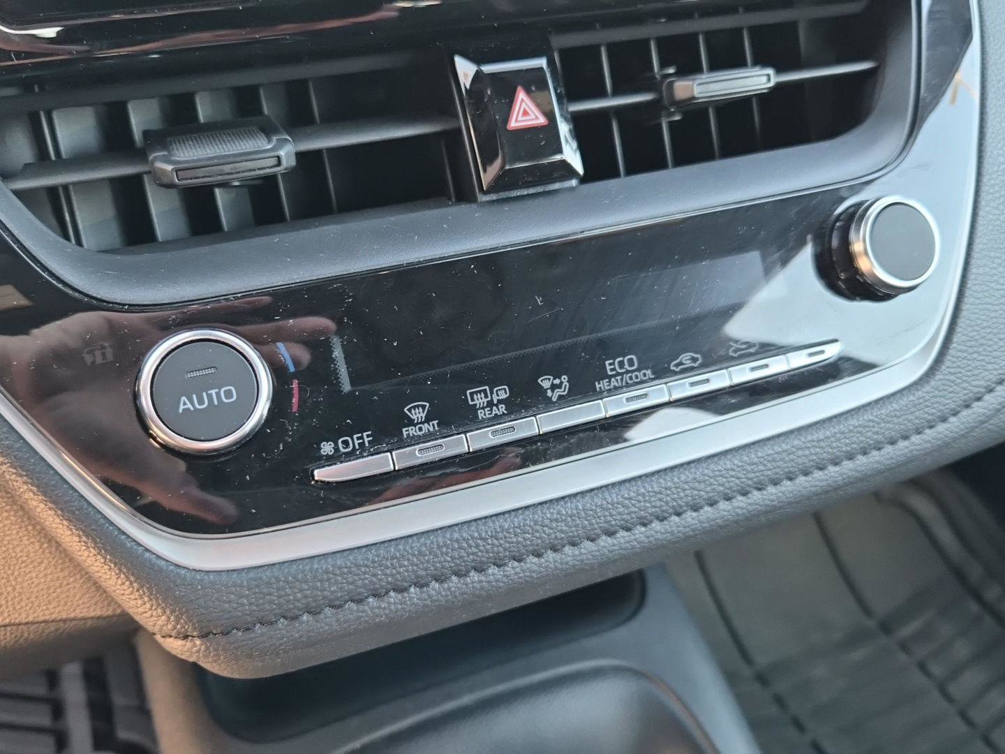 Used 2023 Toyota Corolla SE image 14